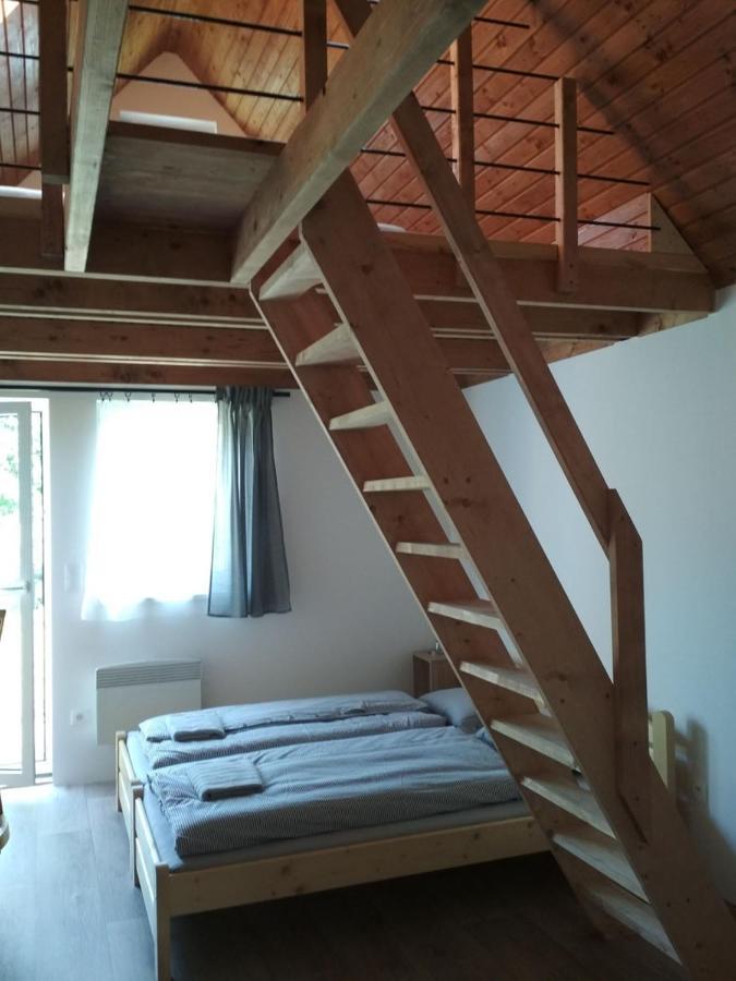 Vojtech Jestrab - Rodinne Vinarstvi * Mutěnice